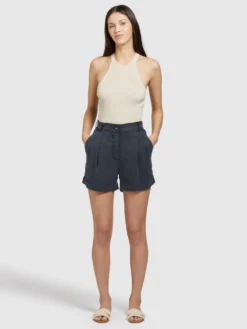 Khujo Shorts Loosefit Bandplooibroek Elida Dames Donkerblauw -Kleding Verkoop Winkel 1b2a19aa5add3a79099374f81e49f251 scaled