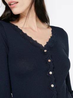 Rosemunde Vesten Gebreid Vest Silk Dames Navy -Kleding Verkoop Winkel 2f90c8af3ba361717b57b4c35e251e24 scaled