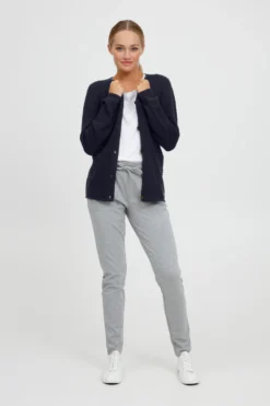 OXMO Vesten Gebreid Vest Helga Dames Marine -Kleding Verkoop Winkel 758994bd08aec9bde53c033c256cb87d scaled