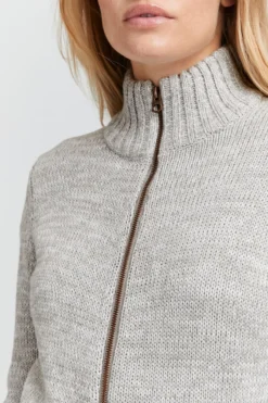 OXMO Vesten Gebreid Vest Phenix Dames Lichtgrijs -Kleding Verkoop Winkel e3a09631e9a8c984fba65d2139550548 scaled